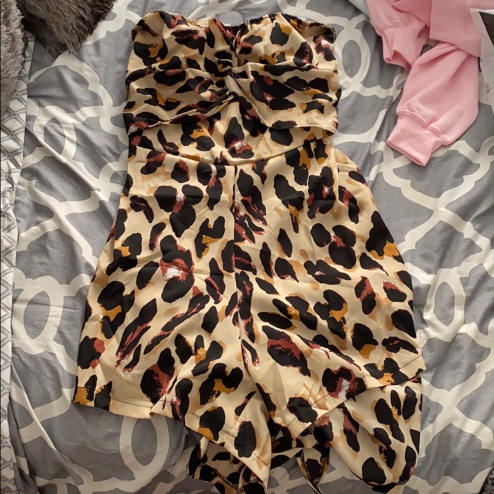 SHEIN Plus Sized Cheetah Romper - Picture 2 of 2